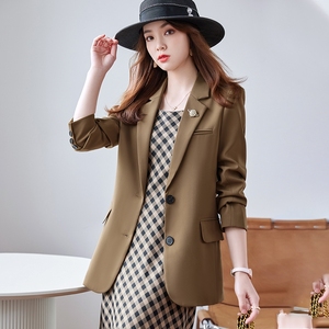 驼色西装外套女配裙子两件套春秋新款职业气质女神范长袖西服套装