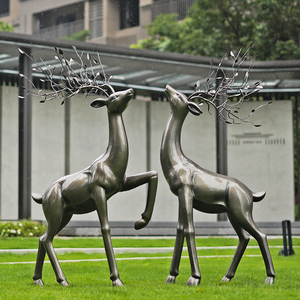 室外抽象仿铜鹿雕塑玻璃钢鹿摆件户外园林草坪公园小区景观装饰品