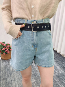 腰带花苞牛仔短裤