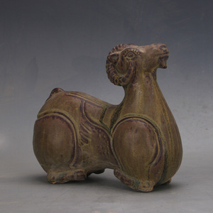 宋 越窑茶叶末釉山羊浮雕纹神兽摆件 仿古瓷器出土旧货收藏摆件