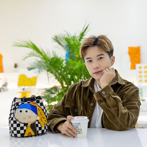 周沐沐077淘宝手绘胖版蒙娜丽莎油画轻奢简约小众餐厅