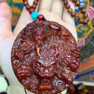 龙涎香灰琥珀九龙牌九龙运财圆牌吊坠手把件 自带香气持久留香