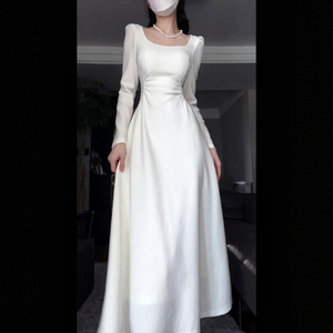 订婚礼服高端轻奢小众晨袍小香风超好看白色方领长袖连衣裙秋款女