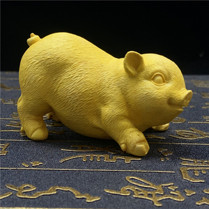 黄杨木雕刻猪