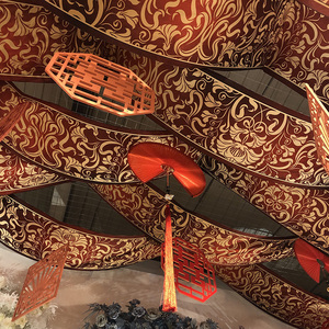 新中式婚礼道具绒布飘顶挂画纱幔婚庆吊顶装饰古典红色中国风卷轴