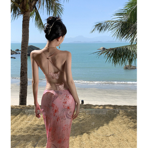 三亚旅行穿搭网红印花深v吊带连衣裙性感大露背沙滩裙女海边度假