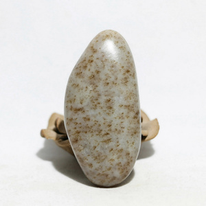 和田玉籽料水草沁