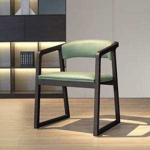 实木餐椅家用水曲柳简约北欧椅子真皮靠背椅创意现代软包餐厅家具