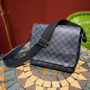 二手正品lv 黑棋盘男款斜挎邮差包日本中古奢侈品vintage男包