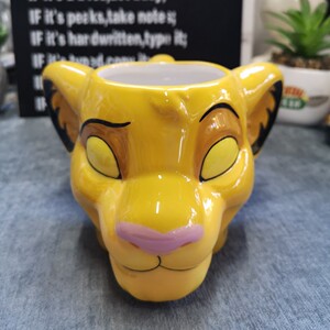 《墨瓷》外贸瓷器工艺品 陶瓷狮子王3d马克杯 水杯 咖啡杯