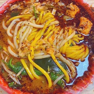 网红东北老式麻辣烫正宗桦南大碗麻辣烫自煮速食牛筋面玉米面