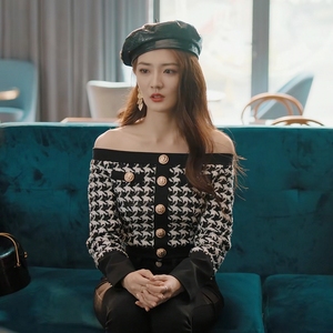2023春季新款徐璐谷峤同款一字肩毛衣女修身短款千鸟格针织衫上衣