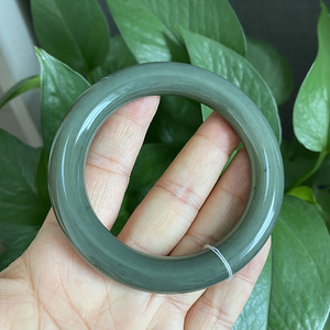 雪倪b61845和田玉新疆沙枣青肥圆条手镯内径58.4mm带鉴定证