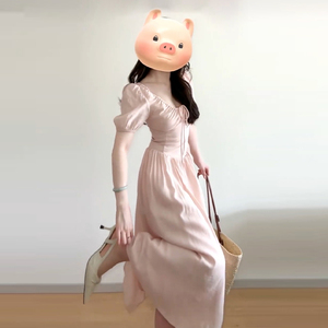 2024夏季新款粉色泡泡袖连衣裙小个子女法式收腰气质设计连身长裙