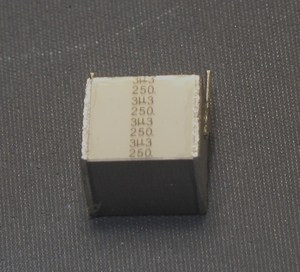 西门子千层糕叠层 3u3 3.3UF 250V 无极性薄膜电容 15*13*13mm