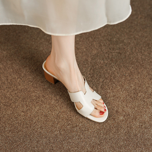 高跟真皮凉拖鞋外穿女夏粗跟2022年新款夏季时尚百搭懒人露趾h拖