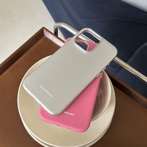 原创设计定制手工皮革苹果15promax手机壳皮质13韩系莓粉色iPhone14promax全包边保护壳高级感月光银15