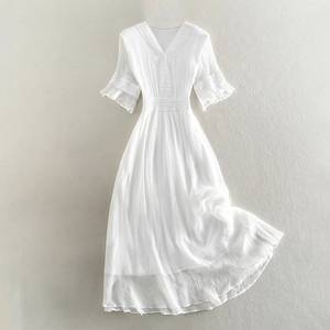 白色真丝桑蚕丝连衣裙女夏2024年新款高端大牌小个子长裙沙滩裙子