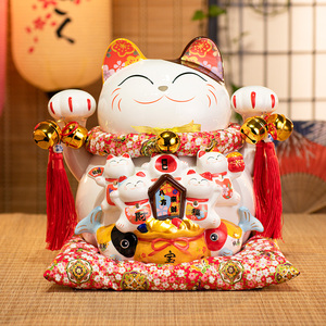 招财猫摆件八方来财