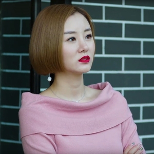 艾衣岑春夏新品乡村爱情小李周弋楠同款一字肩短款上衣裤子003043