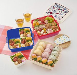 日本购回超大容量三层卡通提篮式郊游野餐塑料饭盒带分格可微波