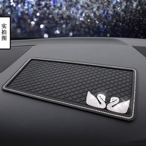 汽车卡通镶钻防滑垫可爱车载车用仪表盘置物垫车内车用摆件防滑垫