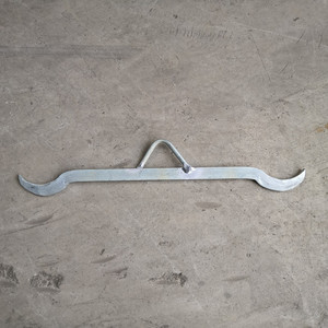 屠宰杀猪用滑轮钩吊钩扁担圆担叉担横担挂肉钩猪肉钩一字型扁担钩