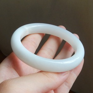 保】46克纯天然和田玉手镯54mm俄料糖白玉润白款女士玉镯子玉石