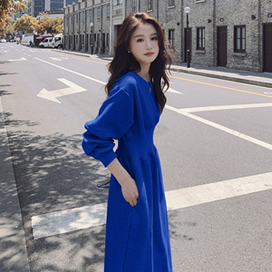 Lecea Alice蓝色长袖连衣裙2024春季新款韩版收腰显瘦开叉卫衣裙