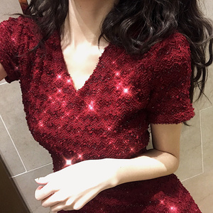 2020春夏新款复古法式显瘦连衣裙气质名媛小香风矮个子亮丝小红裙