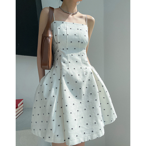 连衣裙夏季新款a字减龄吊带裙子高级感收腰一字肩抹胸裙气质时尚