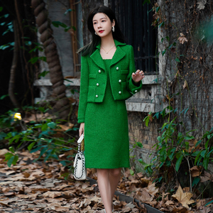 000人付款天猫2022春装新款女装小清新西装外套搭配吊带碎花连衣裙