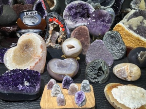 天然水晶聚宝盆乌拉圭紫水晶水晶洞水晶球彩色软糖水晶镇水晶原石