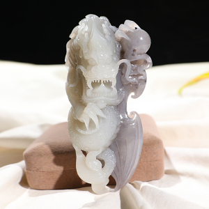 府上有龙玉石手把件男士款文玩天然新疆和田玉烟青料把玩件331g