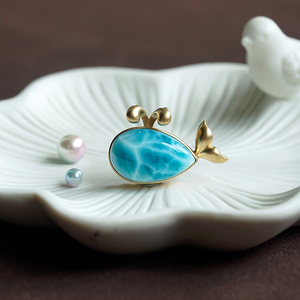 了了家 原创设计18k黄金镶嵌天然海纹石小鲸鱼吊坠拉利玛女款吊坠