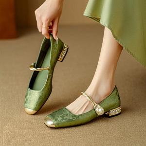 敲美~复古绿色中式刺绣国风低跟水钻法式玛丽珍单鞋女平底配裙子