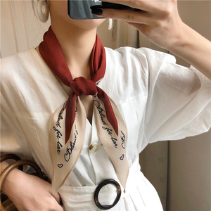韩国chic菱形装饰小丝巾欧美气质字母黑色发带尖角小领巾头巾围巾