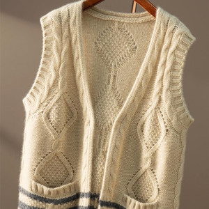 巨时髦有范儿~雾感羊毛 无袖菱格织花马夹毛衣针织马甲背心坎肩女