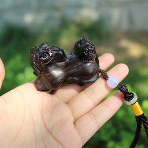 紫光檀手把件马上封侯实木雕刻文玩工艺品挂件檀木马上有钱猴子