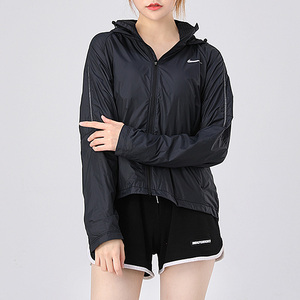 nike耐克夹克女2020冬季新款连帽跑步训练运动休闲薄绒外套cu3386