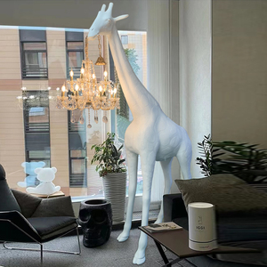 长颈鹿落地灯酒店展厅创意大型北欧装饰玻璃钢雕塑摆件设计师立灯