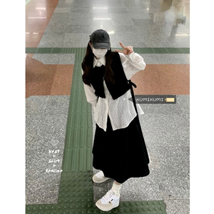 kumikumi肌理感小格白色衬衫短款马甲女春季黑色宽松半身裙两件套