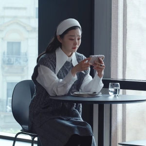 爱的理想生活宋轶戴希希同款衣服尖领白衬衫韩版中长款毛衣针织衫