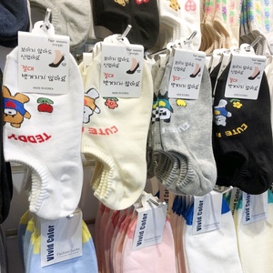 韩国新款女袜子卡通兔子熊猫字母袜可爱花花小动物防掉船袜