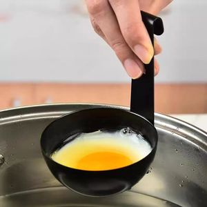 挂耳式水煮荷包蛋模具快速定型煮蛋神器溏心蛋家用厨房工具煮蛋器