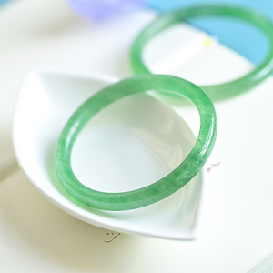 天然绿草莓晶手镯满籽圆条草莓晶镯子翠绿色水晶镯女朋友闺蜜礼物