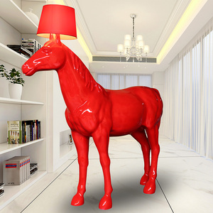 北欧创意红色大马落地灯酒吧酒店ktv客厅餐厅卧室床头走廊过道灯