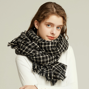 凌克2021新款黑白色格子羊毛围巾女冬季百搭保暖披肩两用韩版