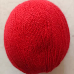 红色毛线团绒线