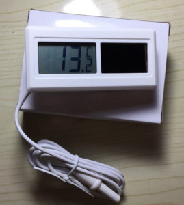 DST-50嵌入式显示表 精防水 太阳能温度计 温度表 测温仪